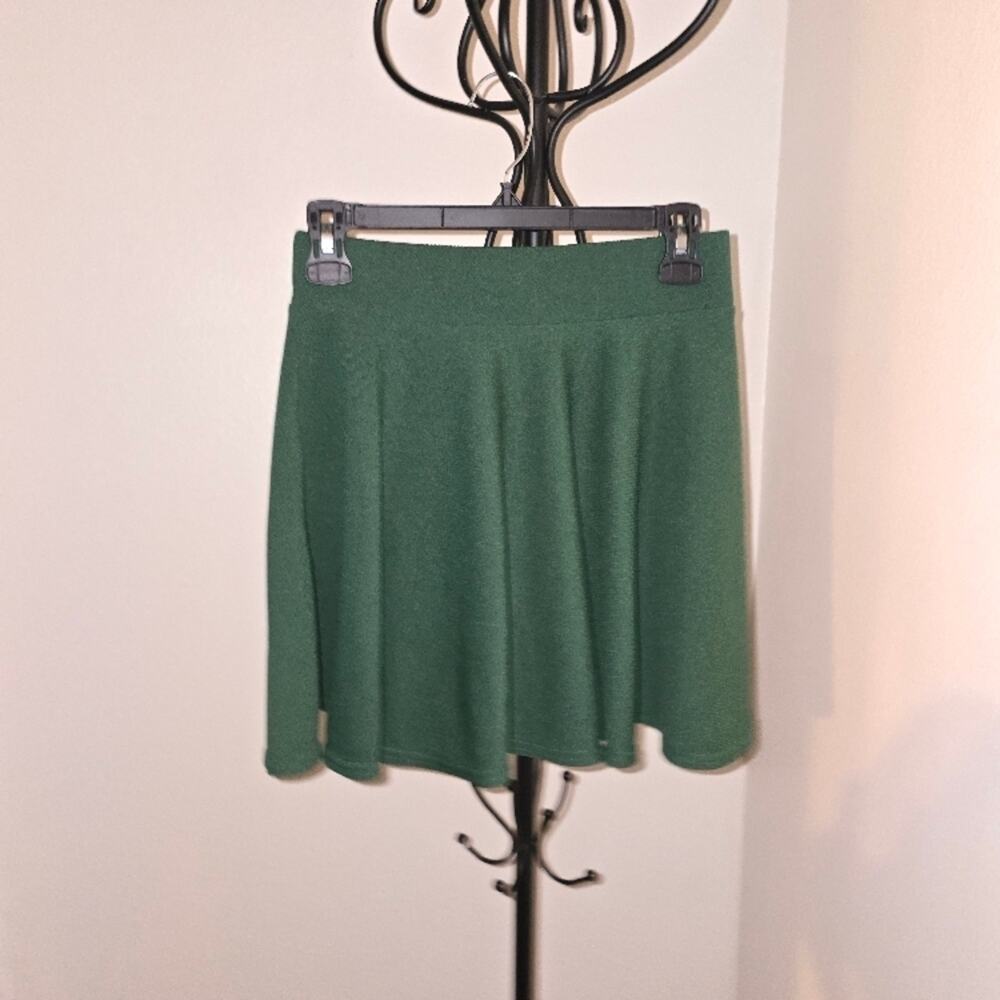 Urban Coco Medium Elegant SKATER Green Skirt GUC